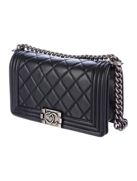 quilted chanel boy bag|Chanel boy bag inside.